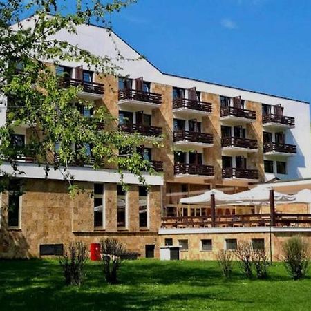 Hotel Park Іваніца Екстер'єр фото
