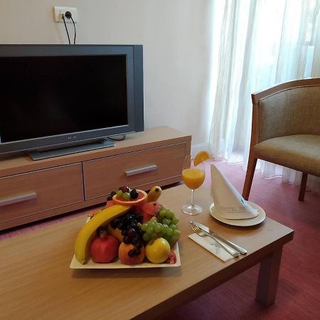 Hotel Park Іваніца Екстер'єр фото