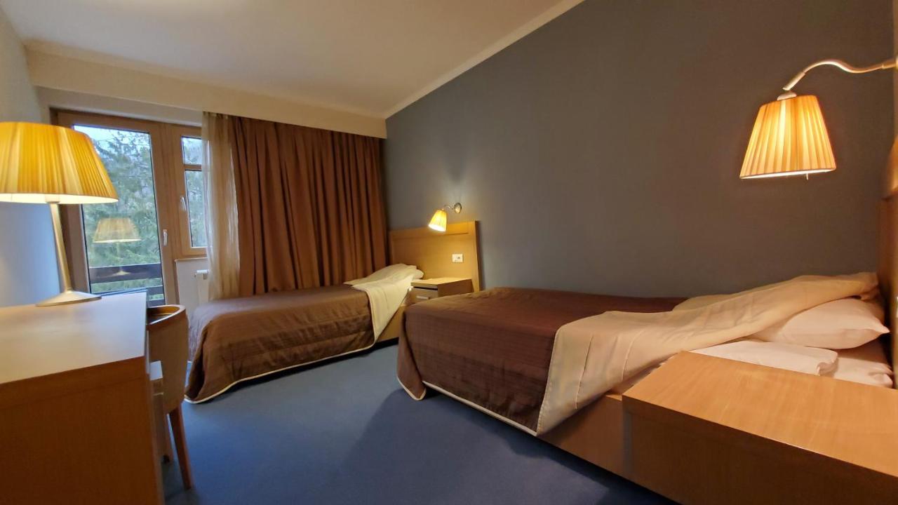 Hotel Park Іваніца Екстер'єр фото