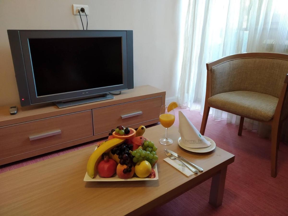 Hotel Park Іваніца Екстер'єр фото