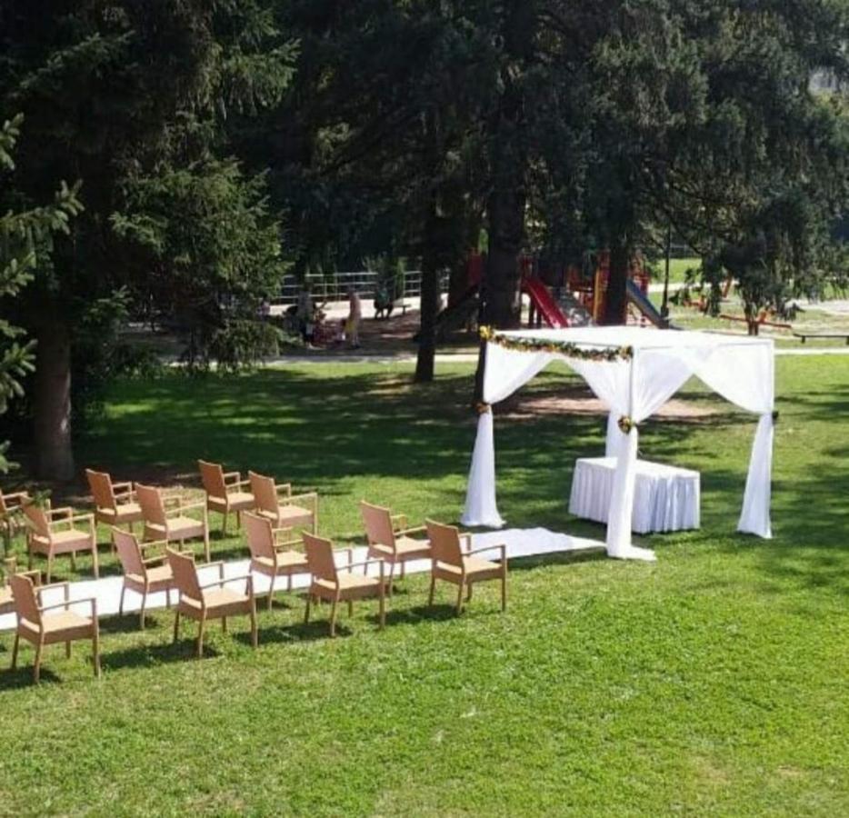 Hotel Park Іваніца Екстер'єр фото