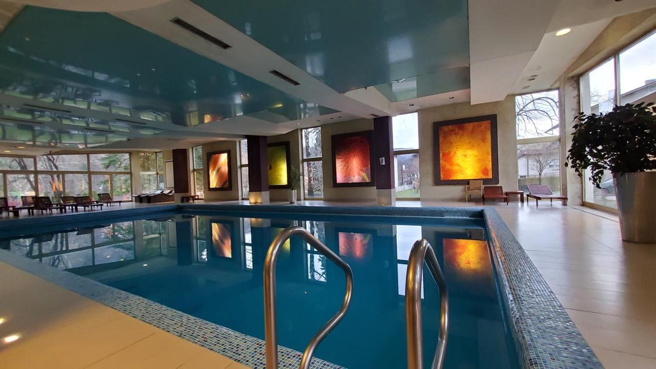 Hotel Park Іваніца Екстер'єр фото