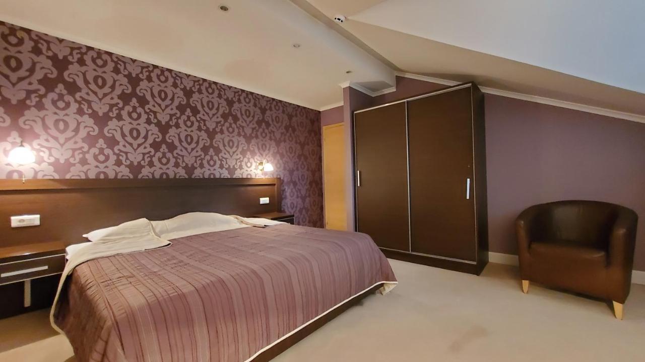 Hotel Park Іваніца Екстер'єр фото