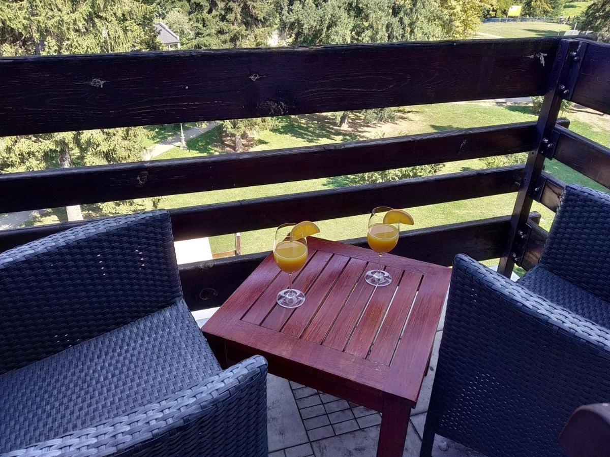Hotel Park Іваніца Екстер'єр фото