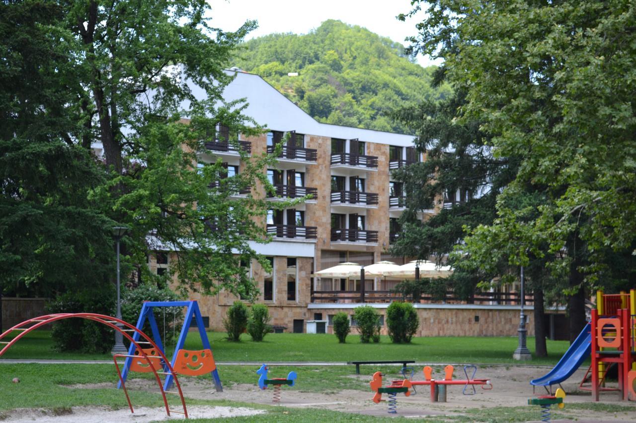 Hotel Park Іваніца Екстер'єр фото